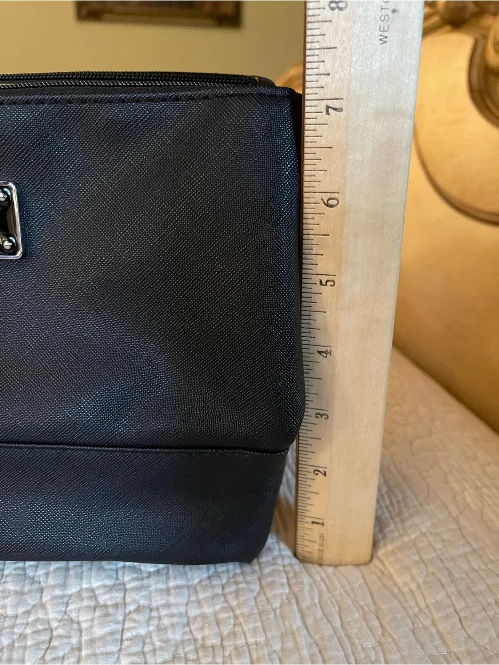 Tahari Black Toiletry Travel Kit with Logo Plate for Men/Women